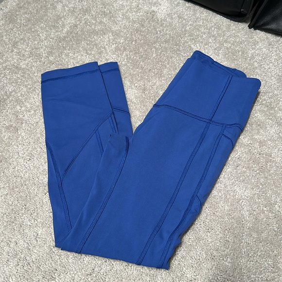 Lululemon women’s size 4 Pace Rival High Rise Crop Leggings 22” - Picture 4 of 4